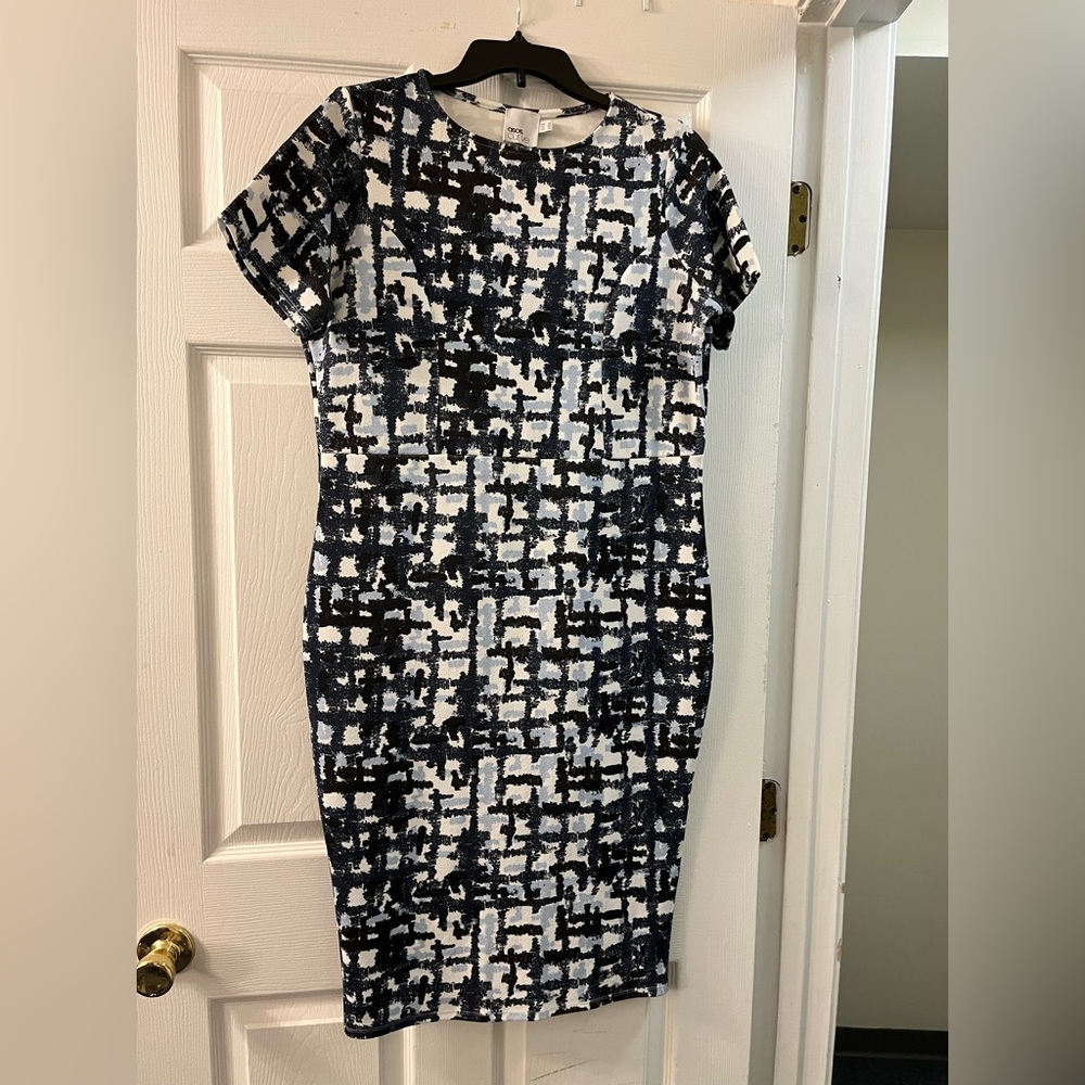 Misses short sleeve midi straight stretchy dress